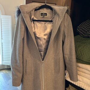 Melanie Lyne  Women's Gray Wool Hooded Coat with Fur Trim